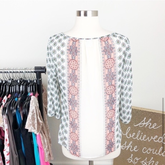 Old Navy white mosaic top - Picture 4 of 7